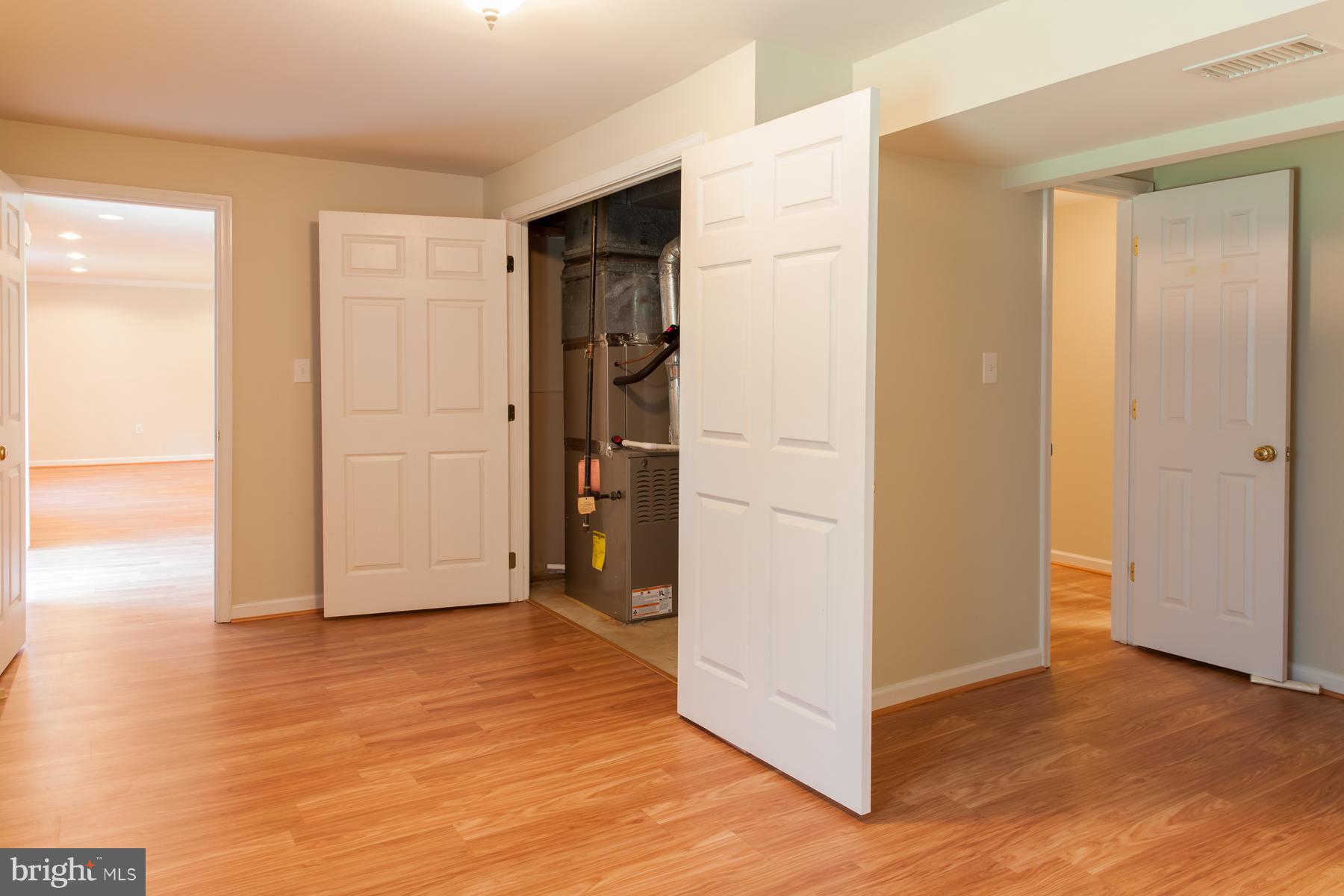 HUNTERS TRACE - Residential