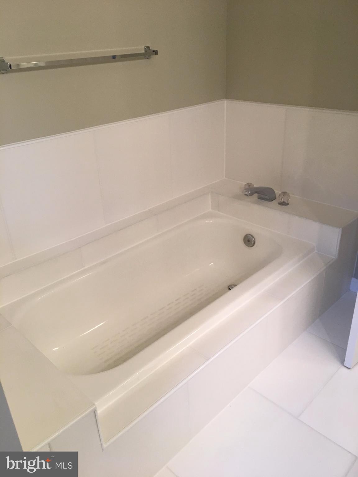 HUNTERS TRACE - Residential