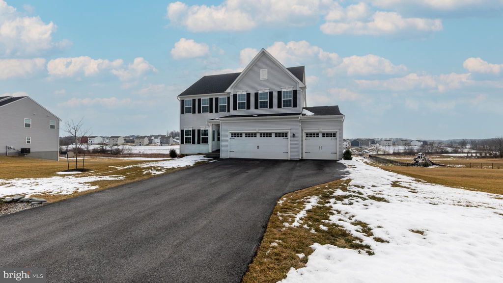 Photo of 22 Winifred Drive, HANOVER, PA 17331 (MLS # PAYK2097868)