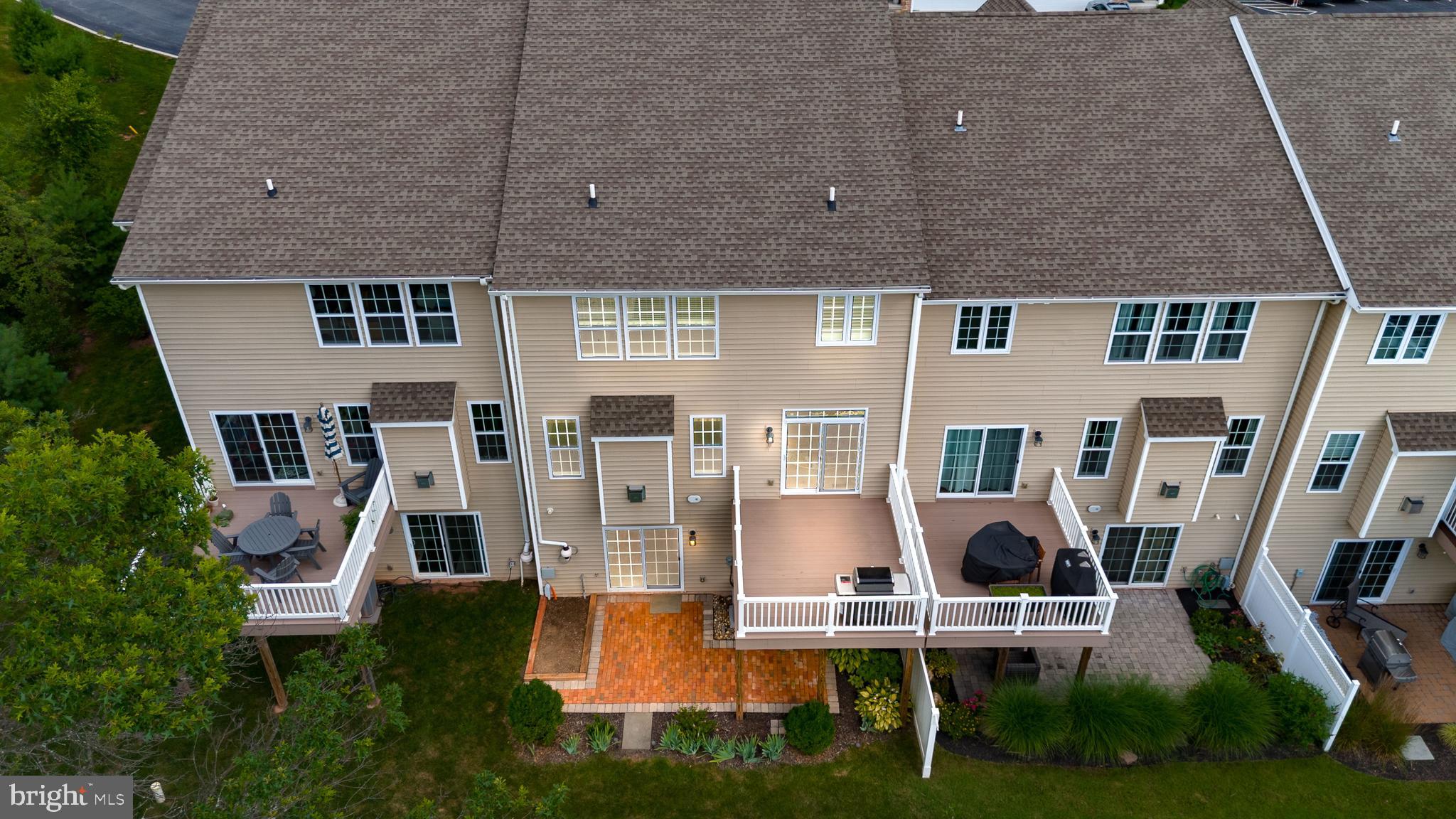 22 ADDISON LANE