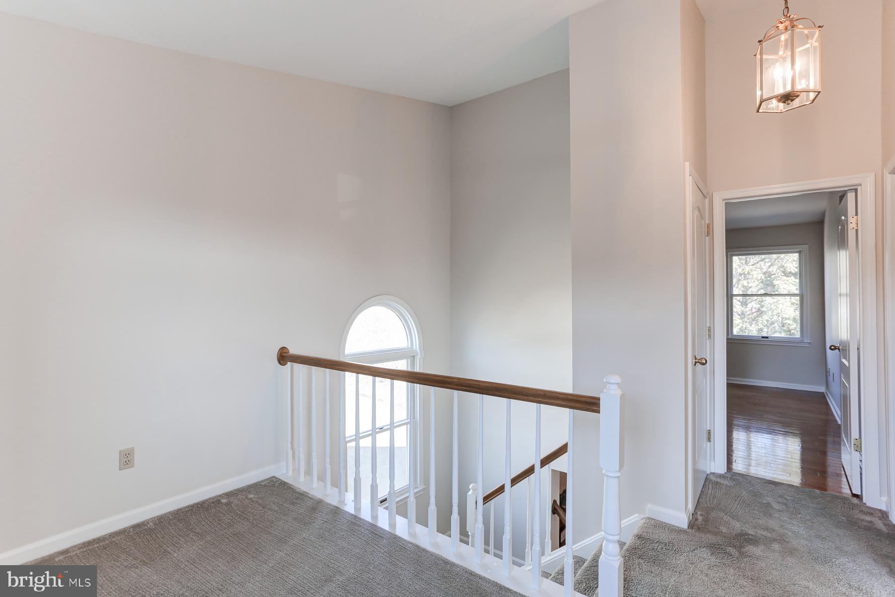 HIDDEN LAKE - Residential