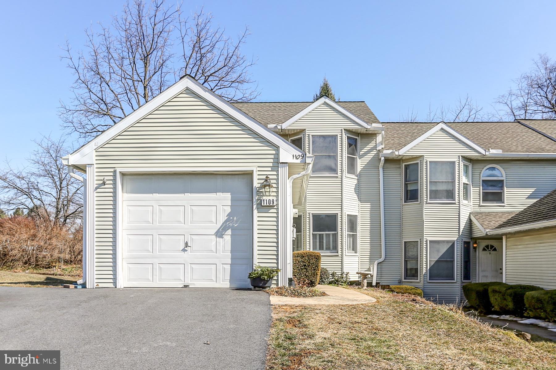 HIDDEN LAKE - Residential