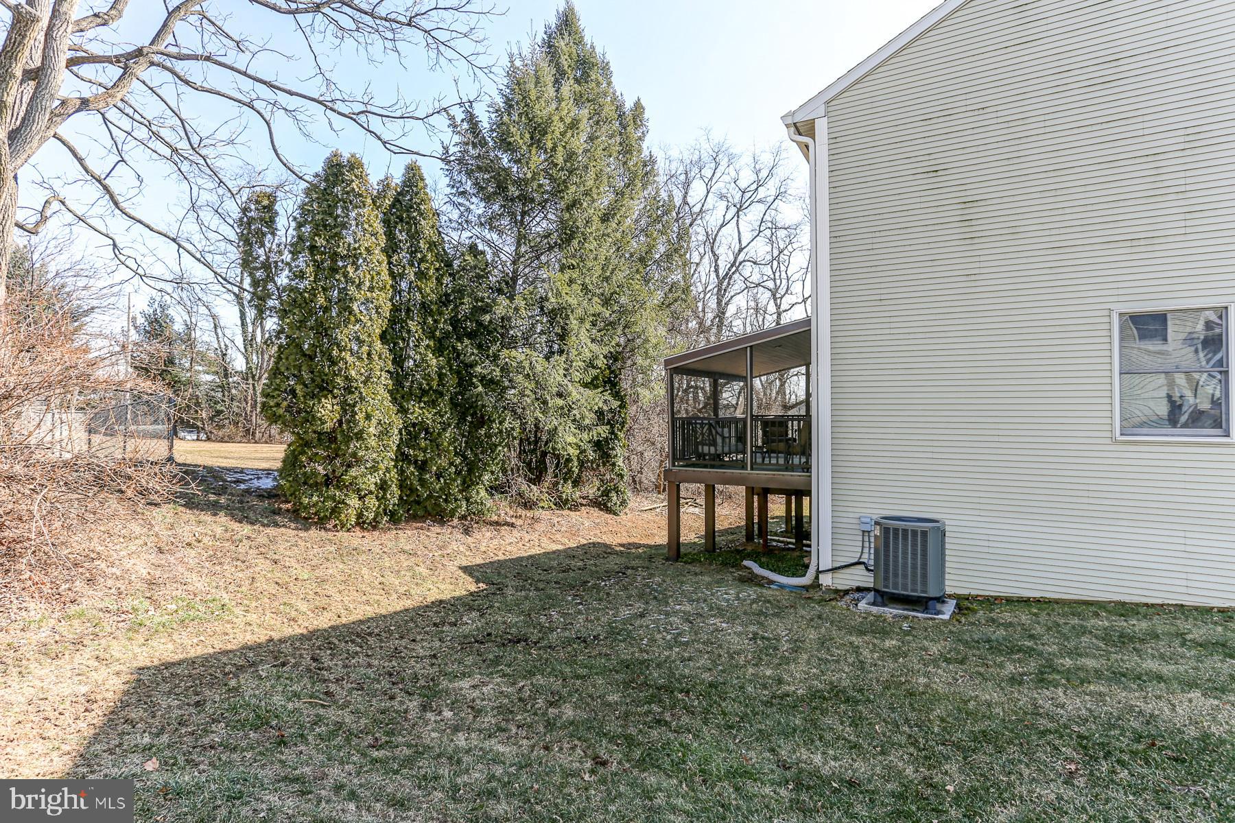 HIDDEN LAKE - Residential