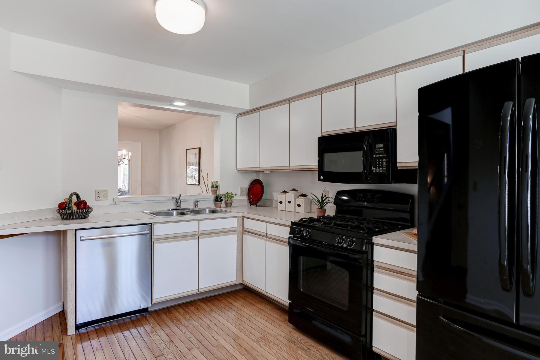 HIDDEN LAKE - Residential