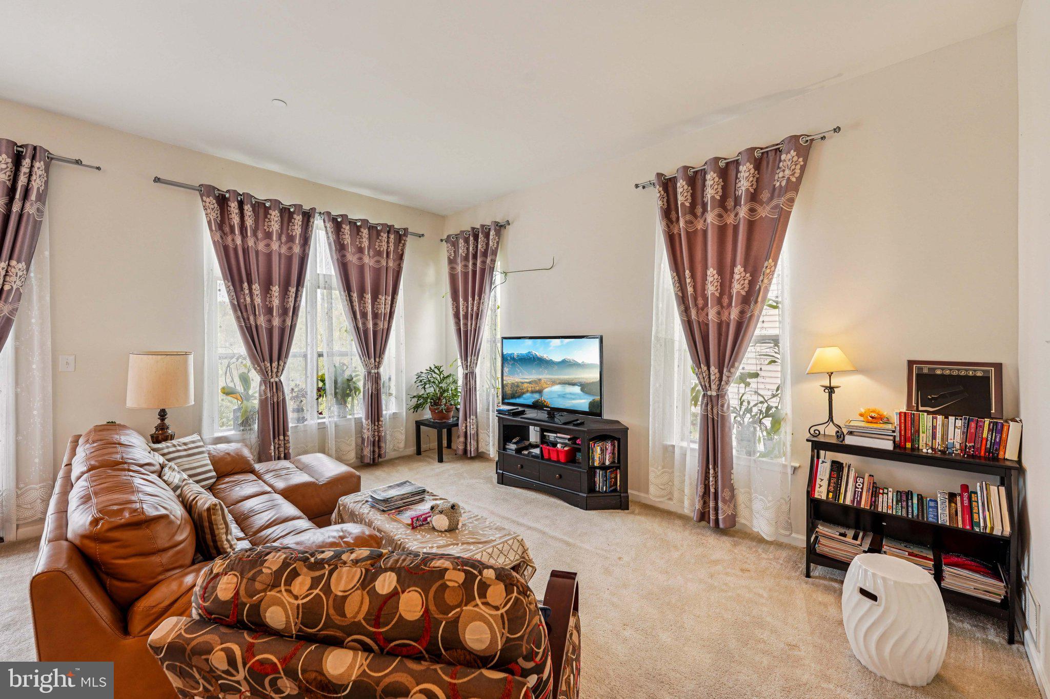 WALNUT WALK - Residential