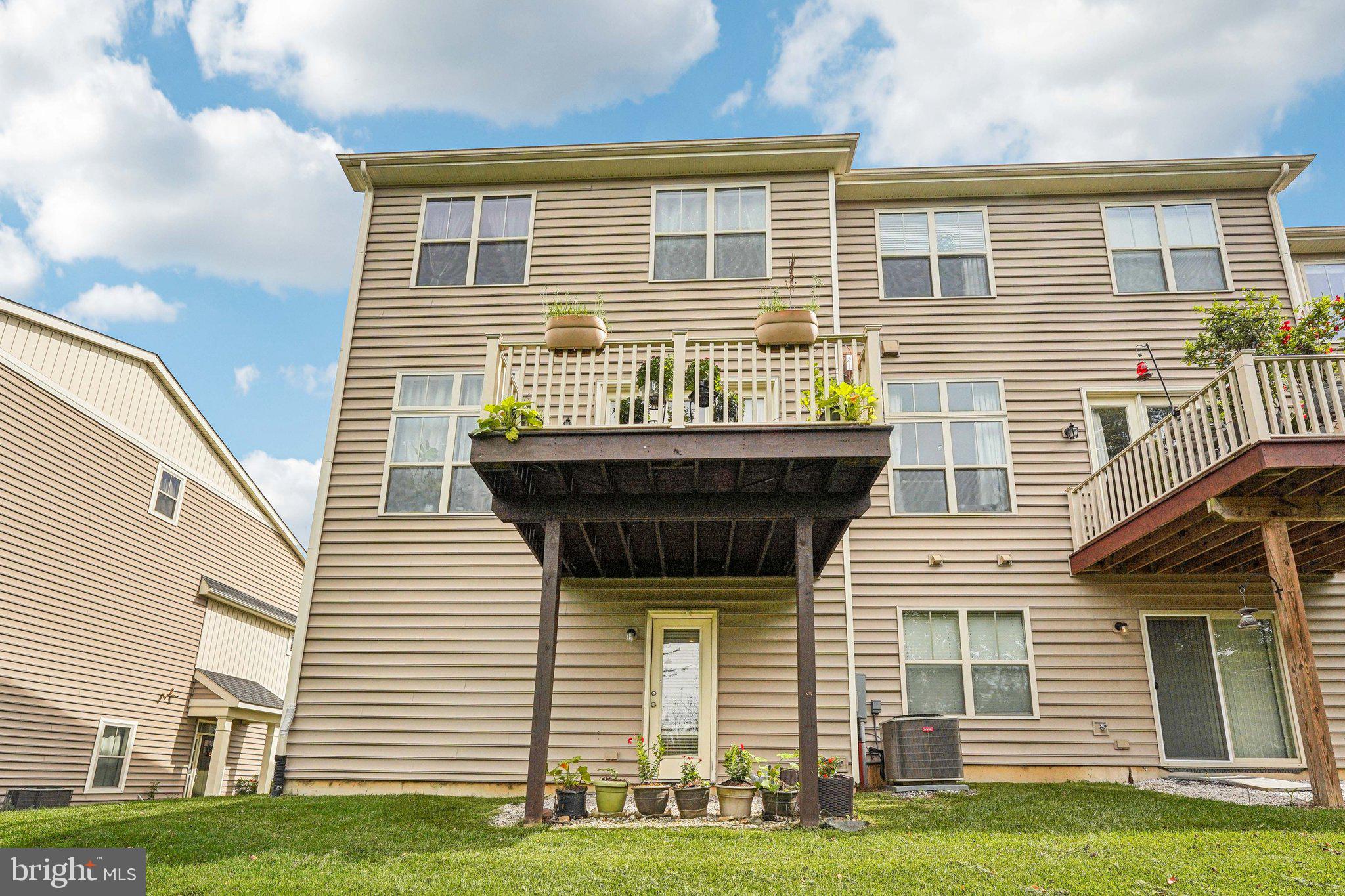 WALNUT WALK - Residential