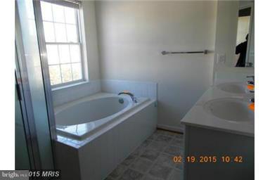 LAKELAND PLACE - Residential Lease