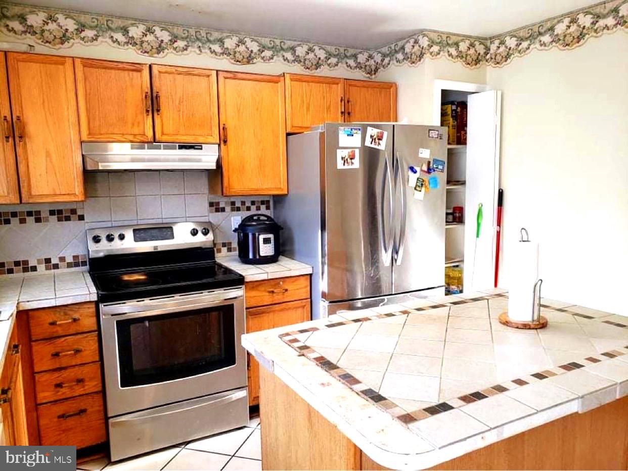 HERITAGE ESTATES - Residential Lease