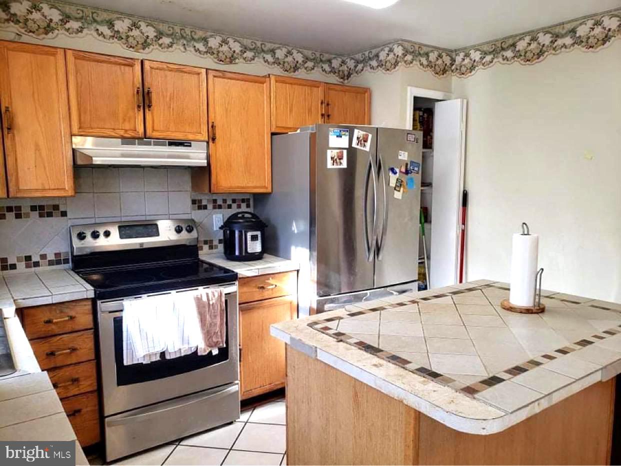 HERITAGE ESTATES - Residential Lease