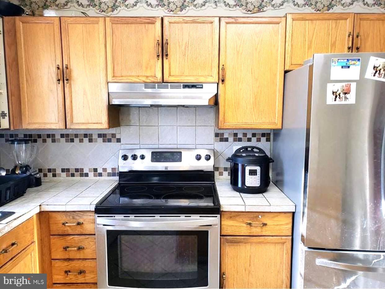 HERITAGE ESTATES - Residential Lease