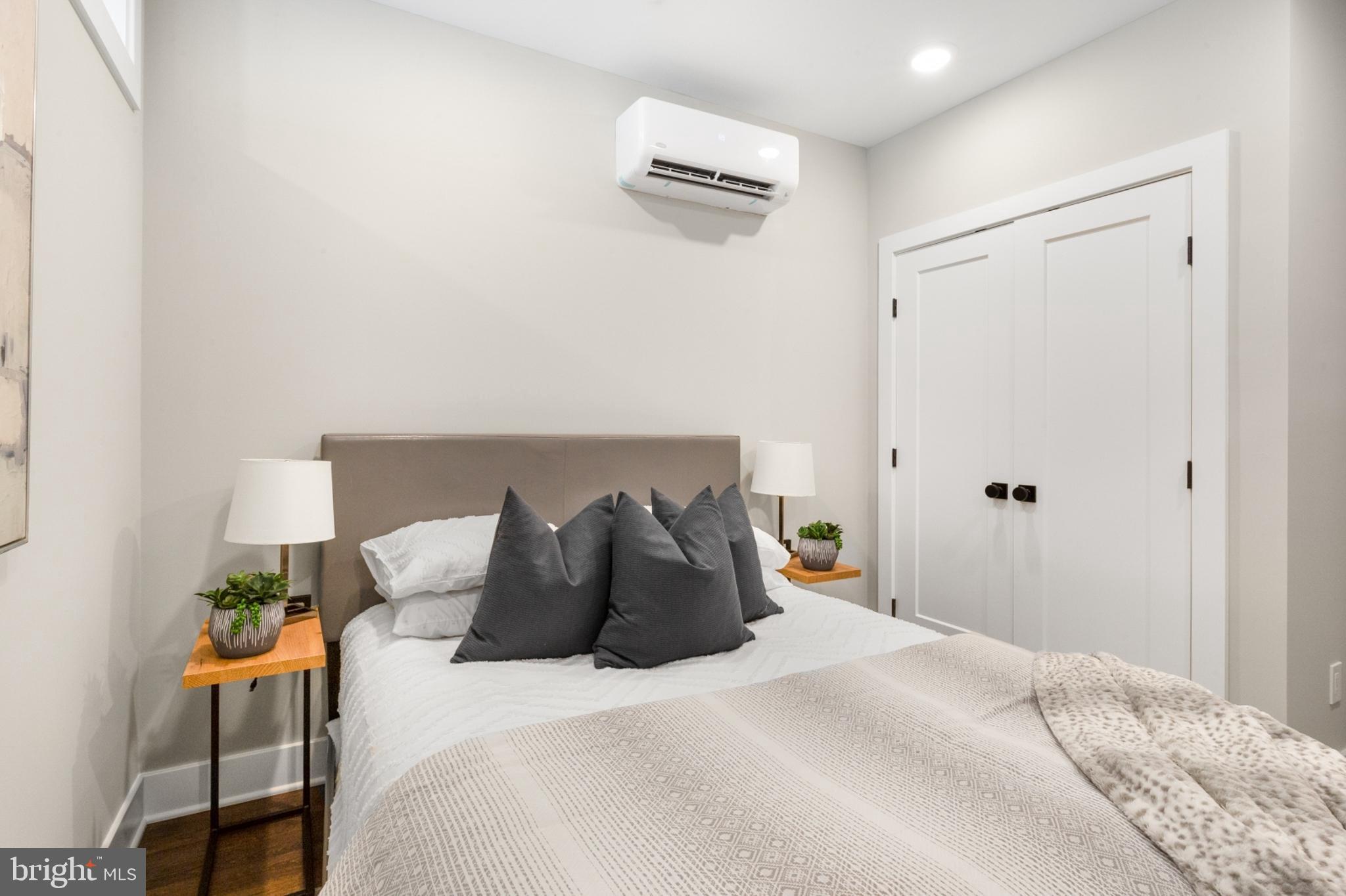 EAST KENSINGTON - Residential Lease