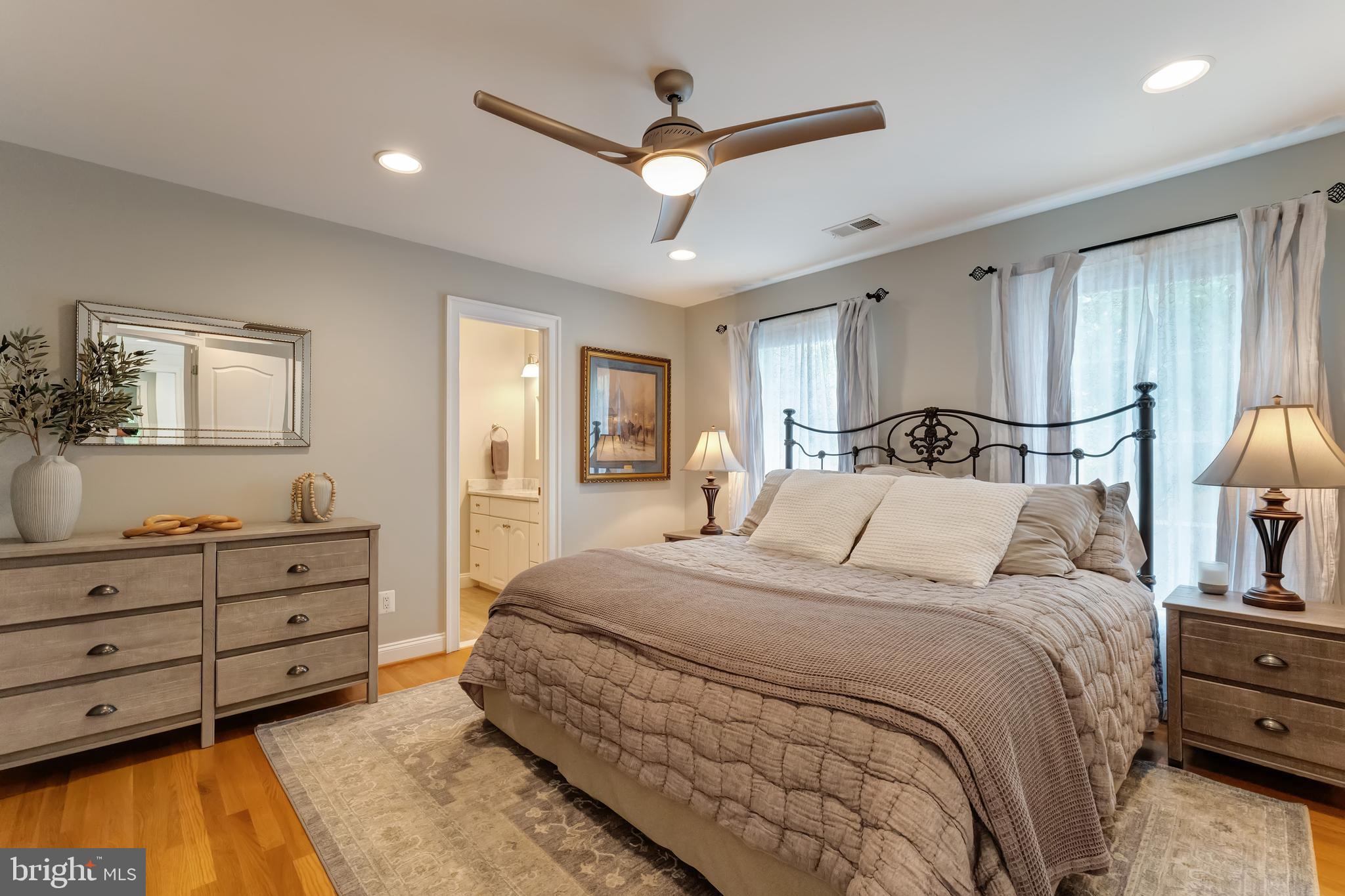 HUNTWOOD MANOR - Residential