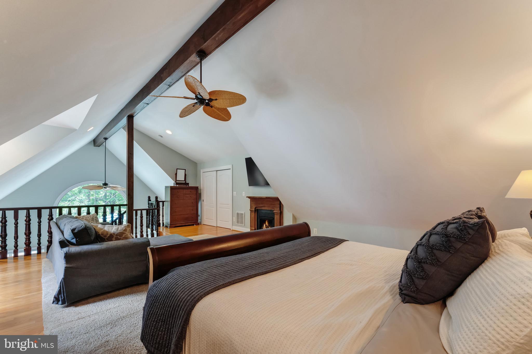 HUNTWOOD MANOR - Residential