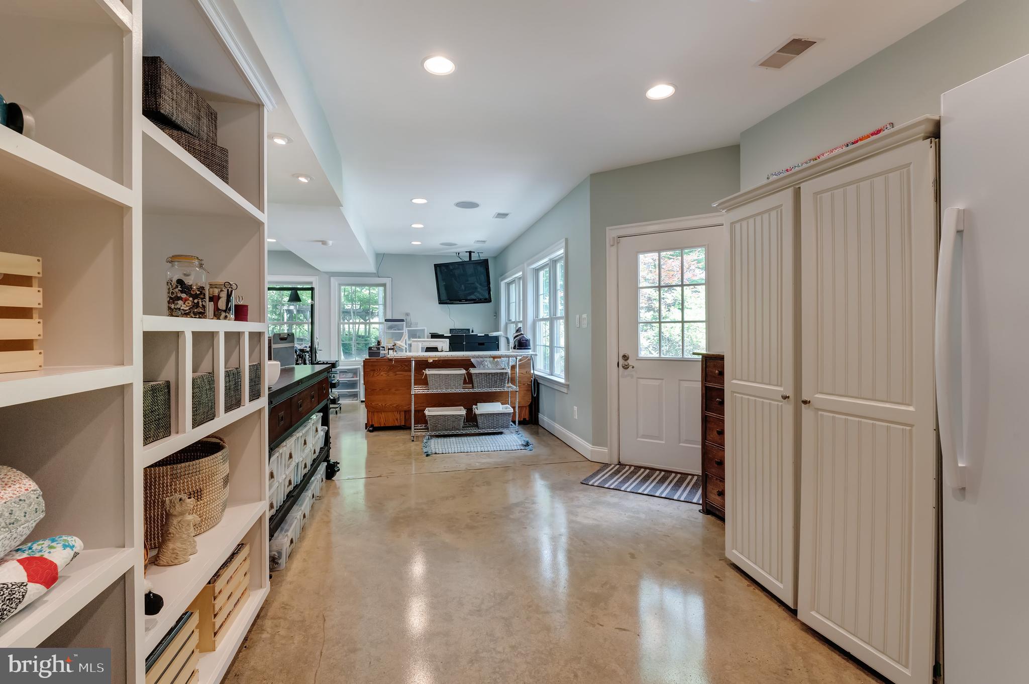 HUNTWOOD MANOR - Residential