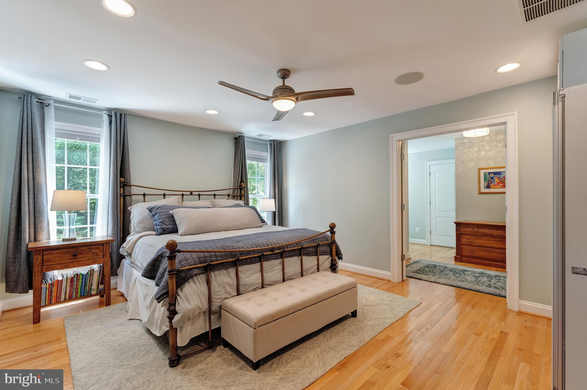 HUNTWOOD MANOR - Residential