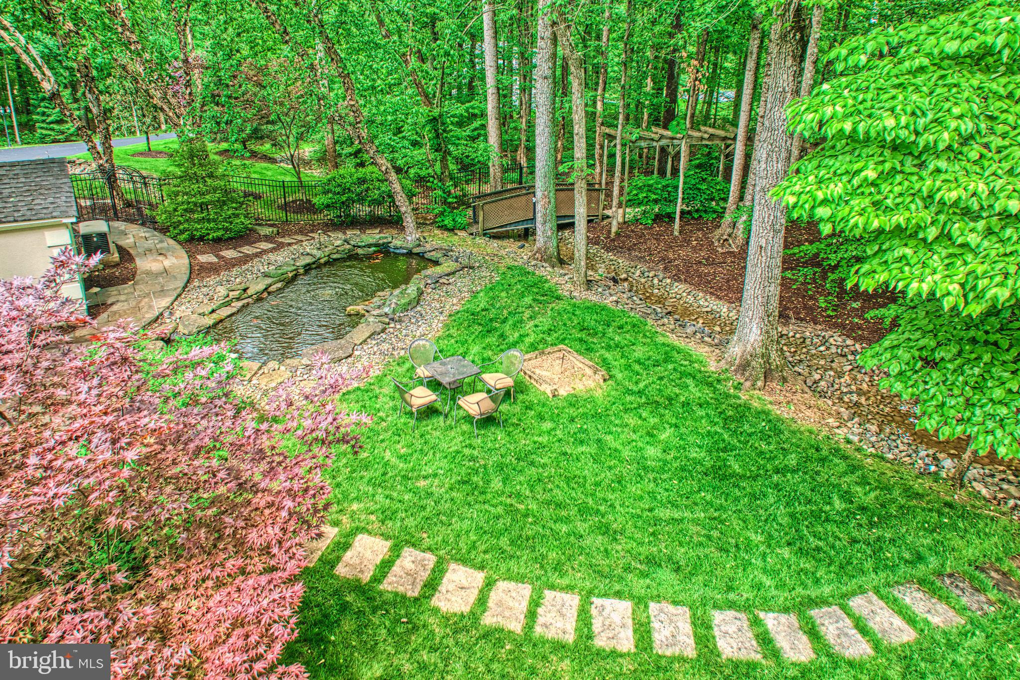 HUNTWOOD MANOR - Residential