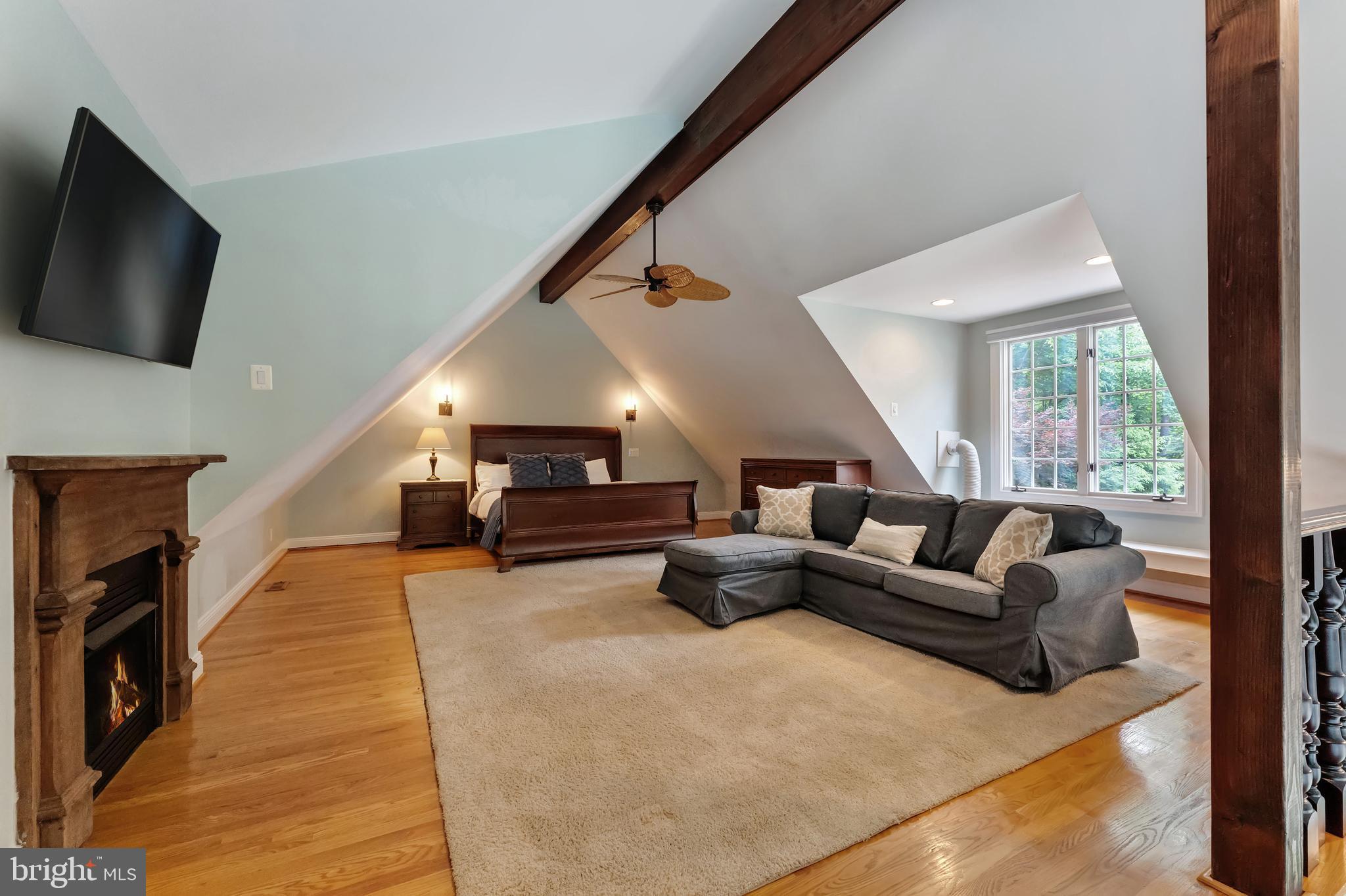 HUNTWOOD MANOR - Residential