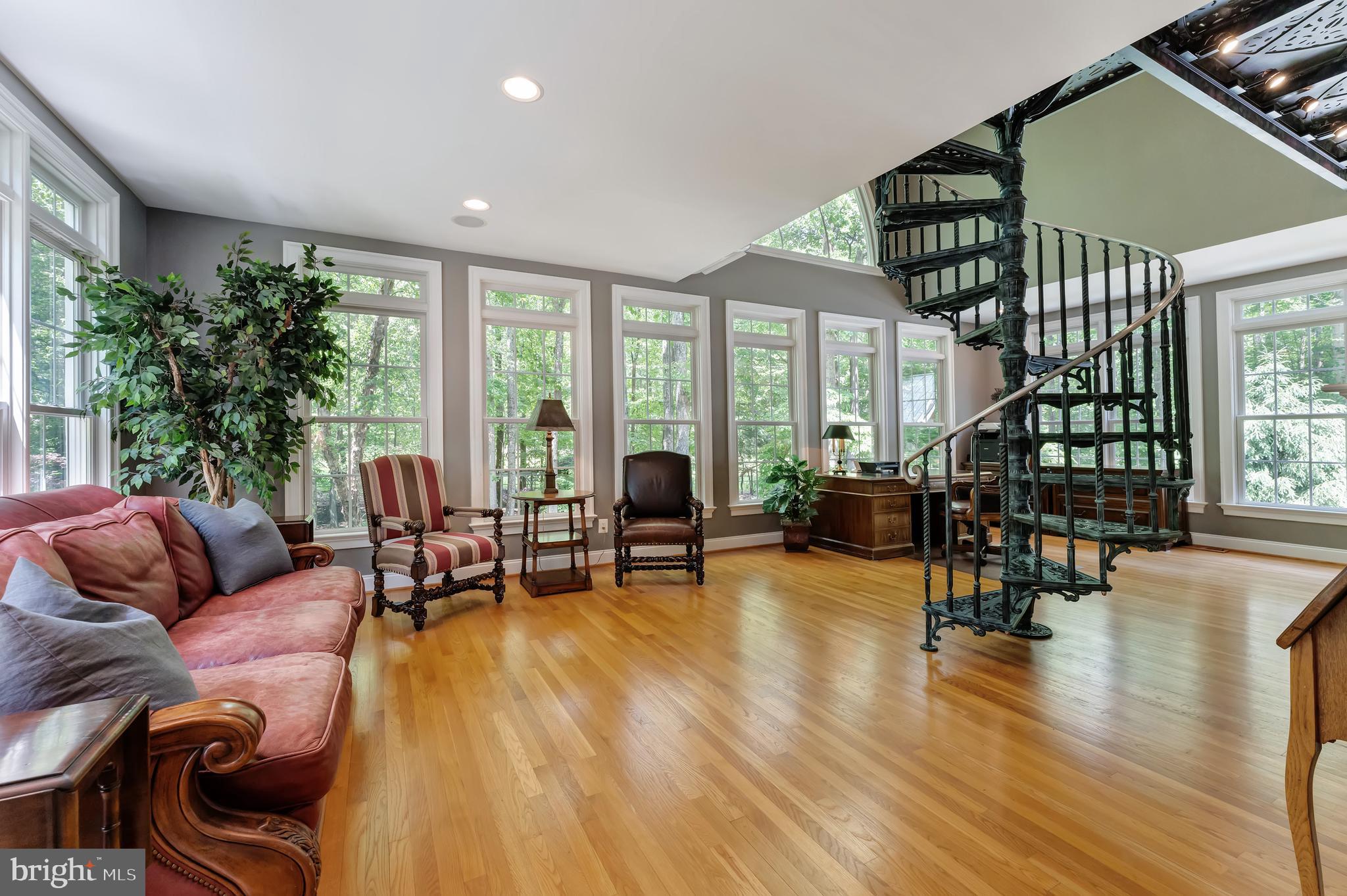 HUNTWOOD MANOR - Residential