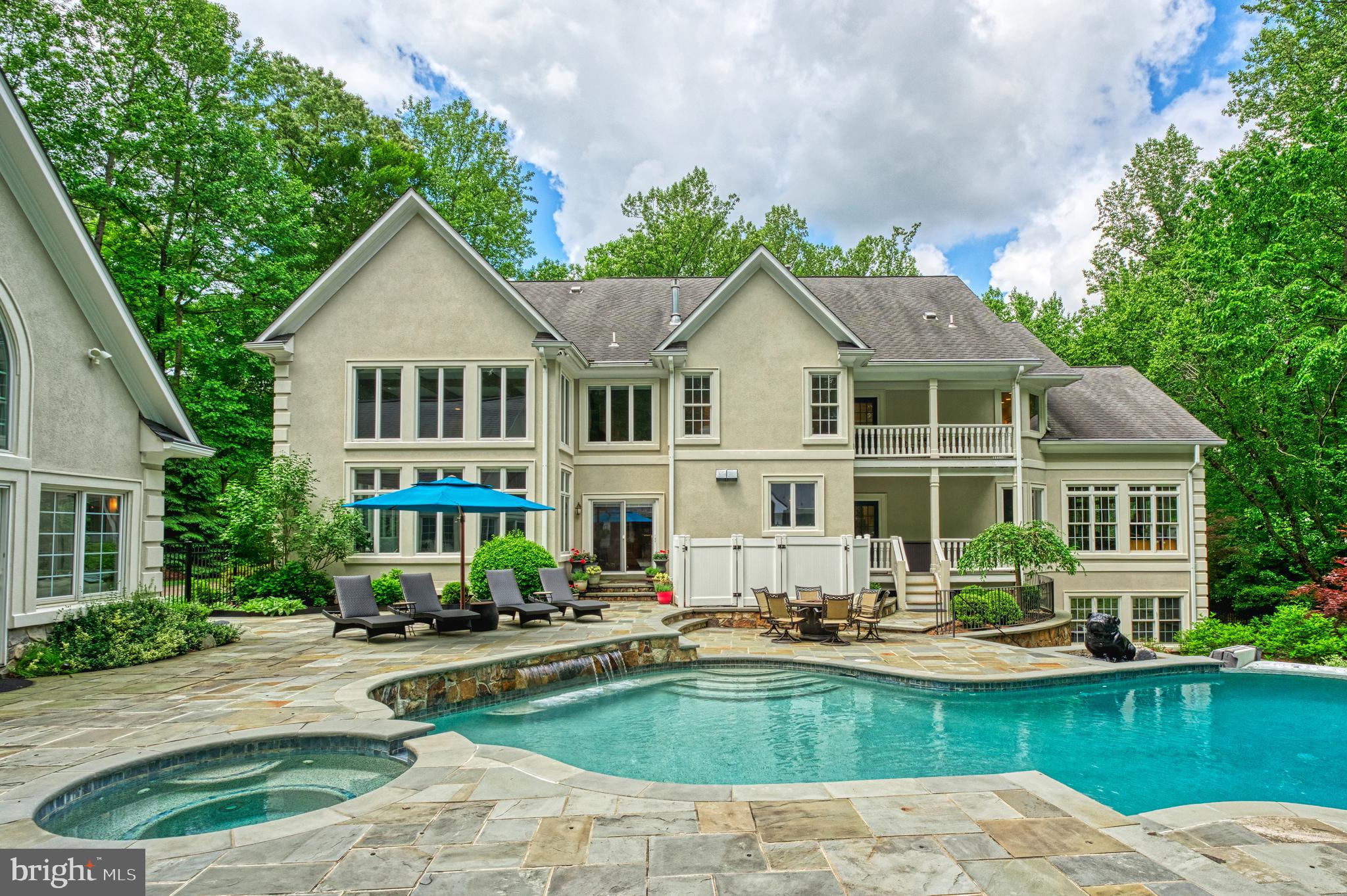 HUNTWOOD MANOR - Residential