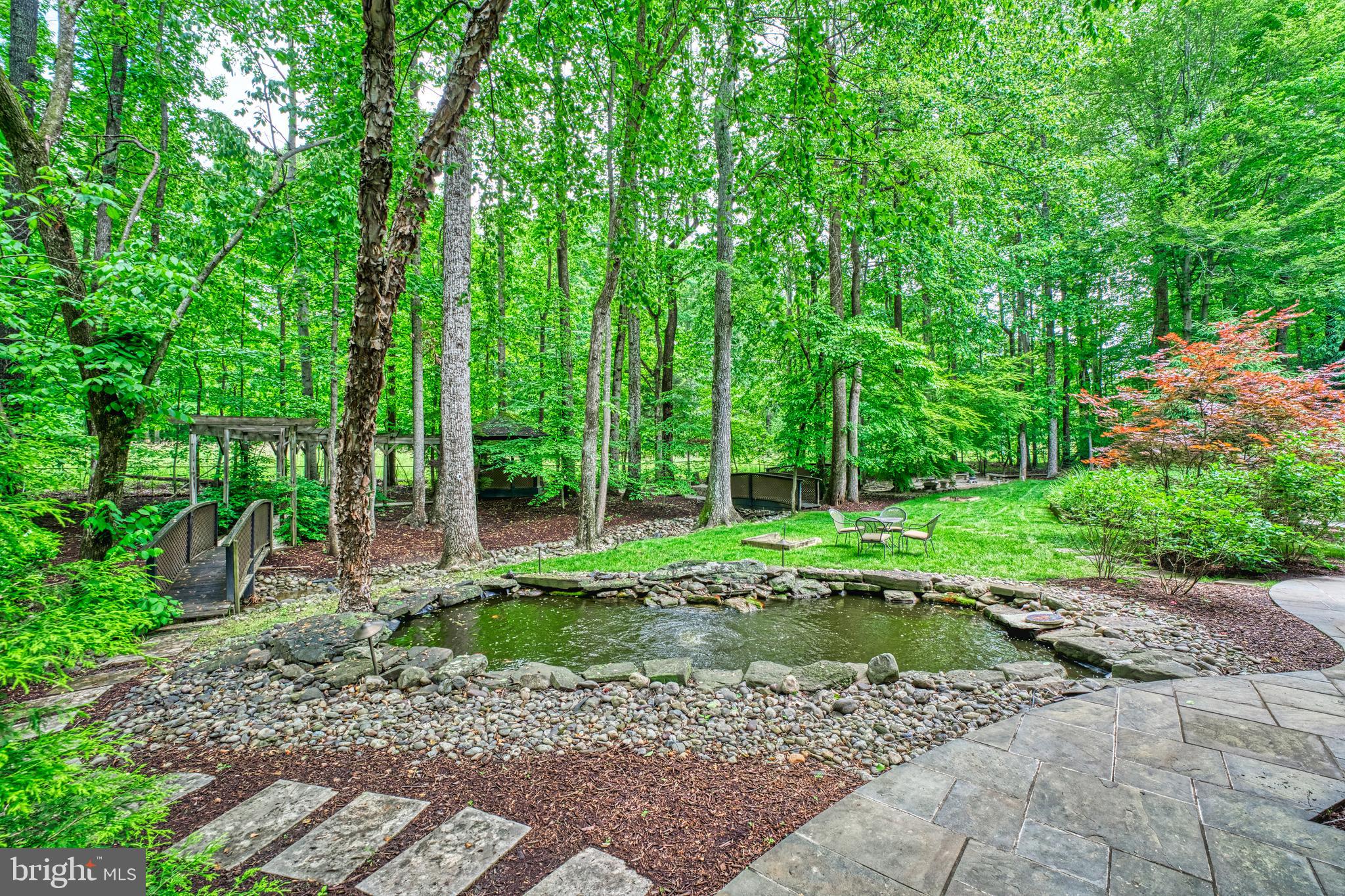 HUNTWOOD MANOR - Residential