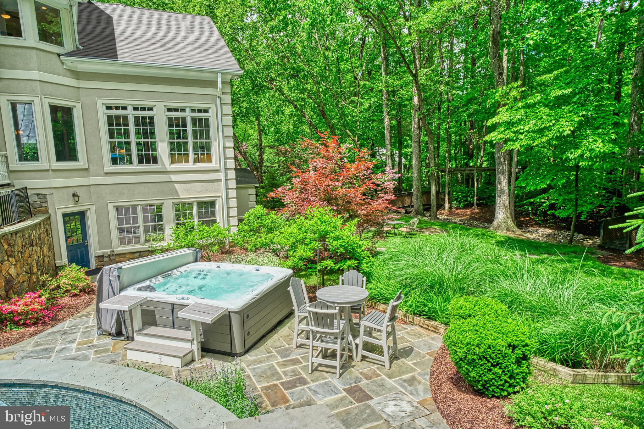 HUNTWOOD MANOR - Residential