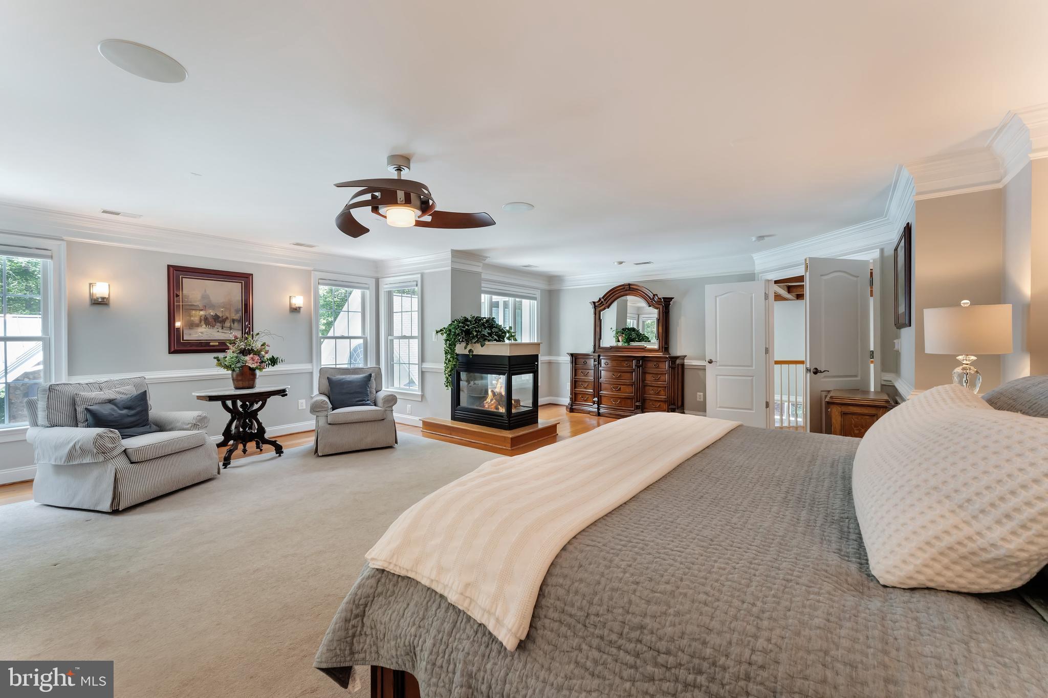 HUNTWOOD MANOR - Residential