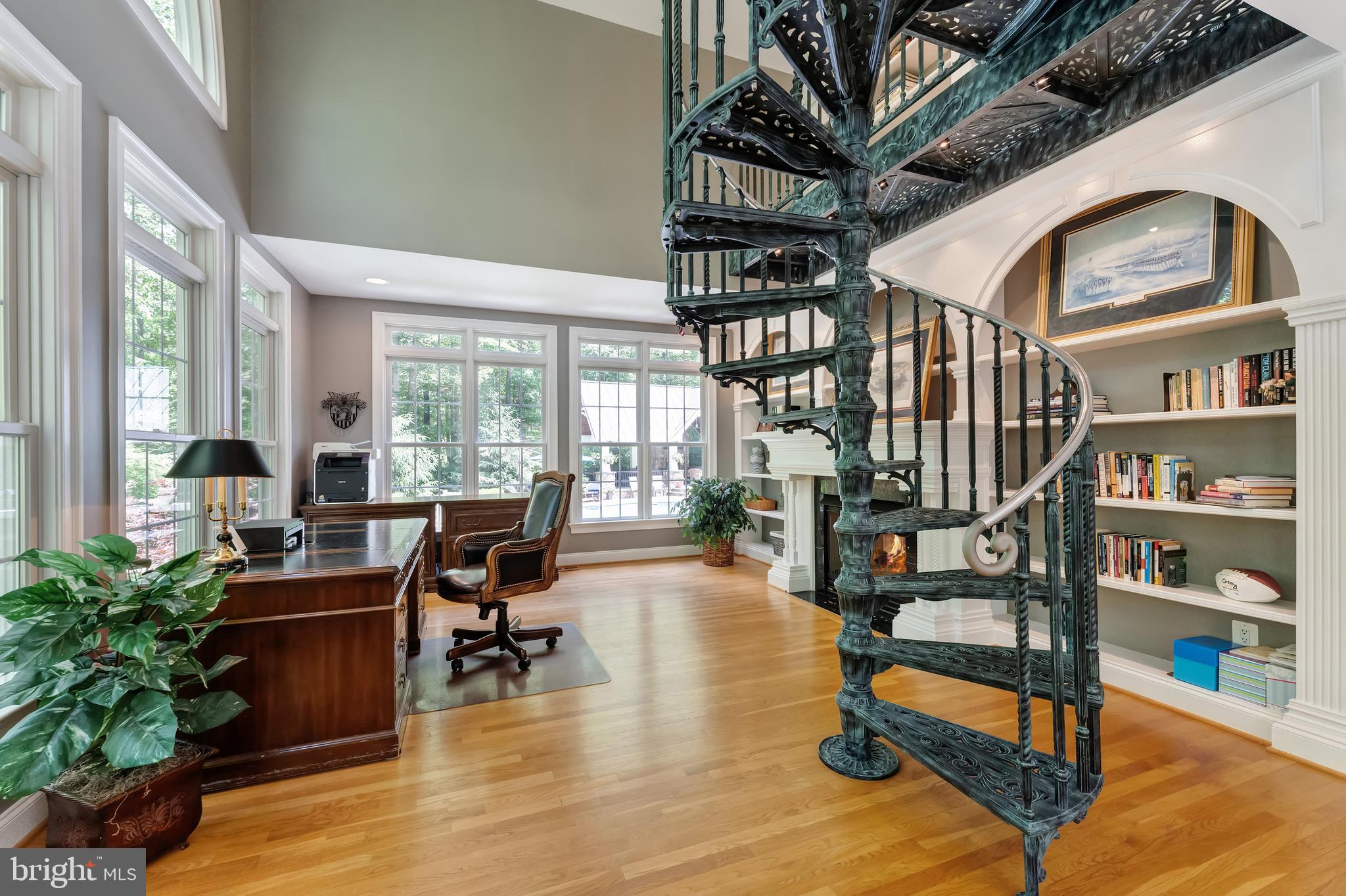 HUNTWOOD MANOR - Residential