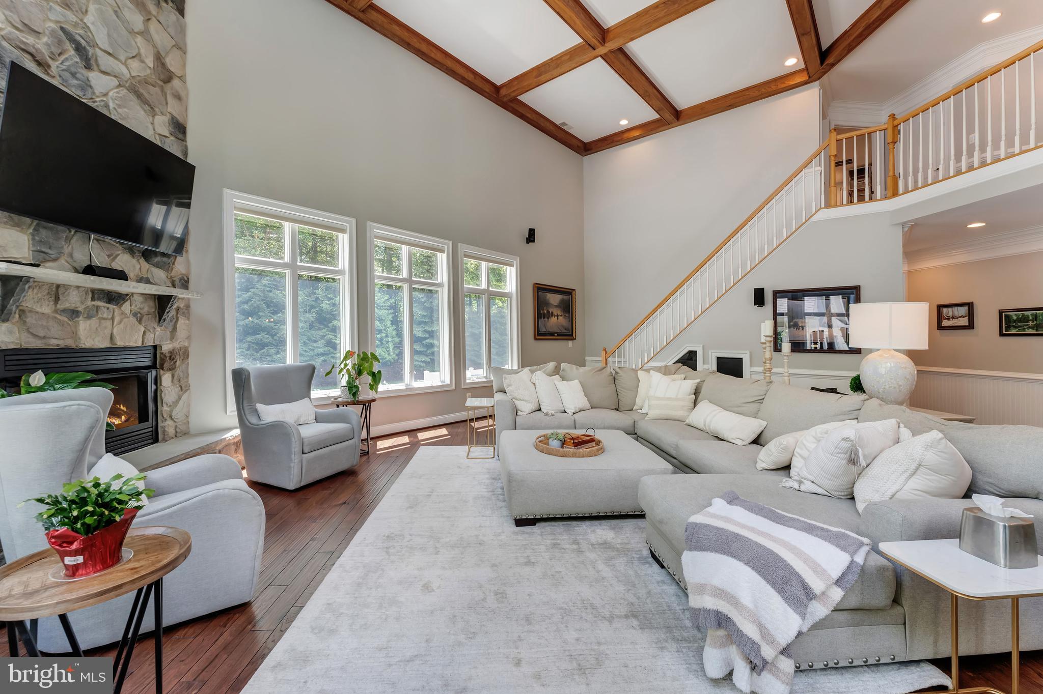 HUNTWOOD MANOR - Residential