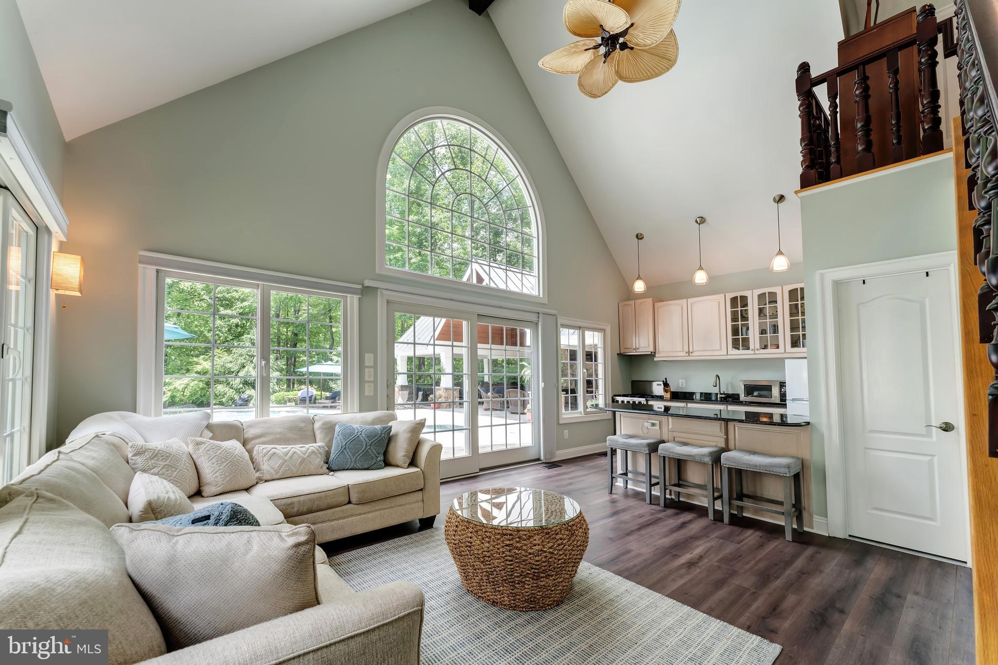 HUNTWOOD MANOR - Residential