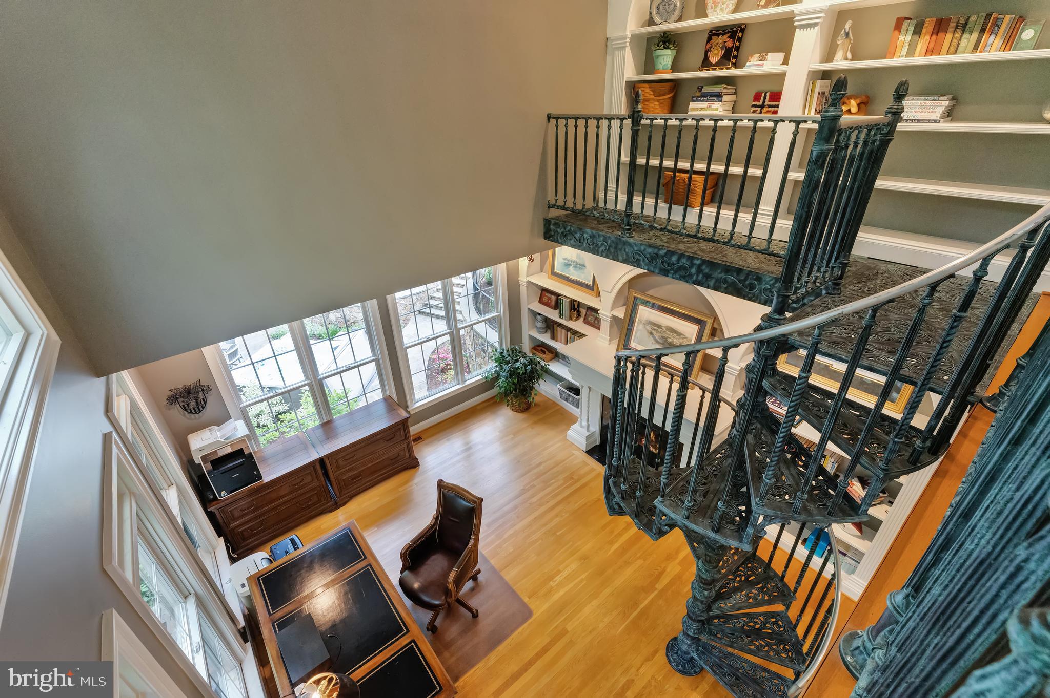 HUNTWOOD MANOR - Residential