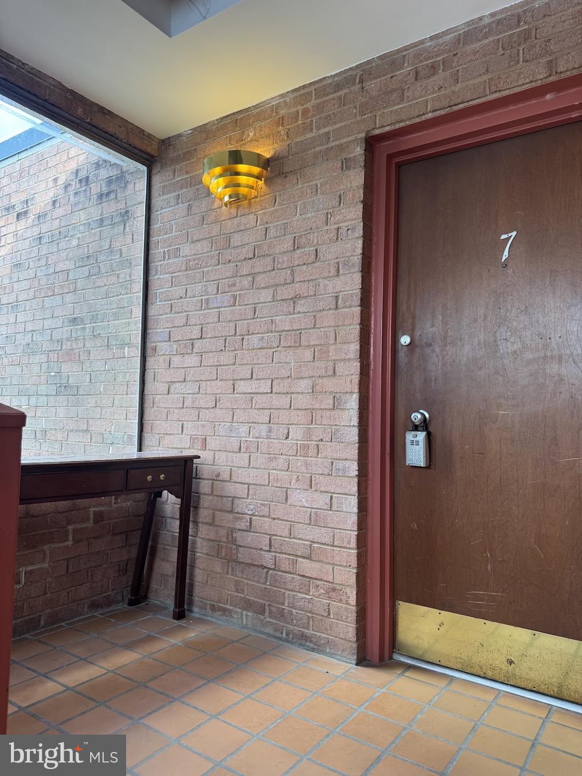 1510 N ROLFE STREET 7