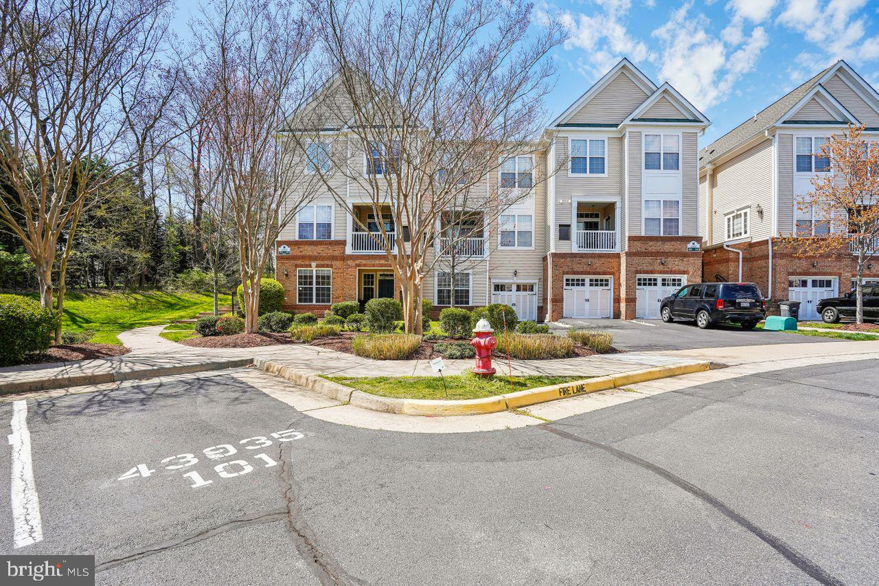RIDGES AT BELMONT - Residential