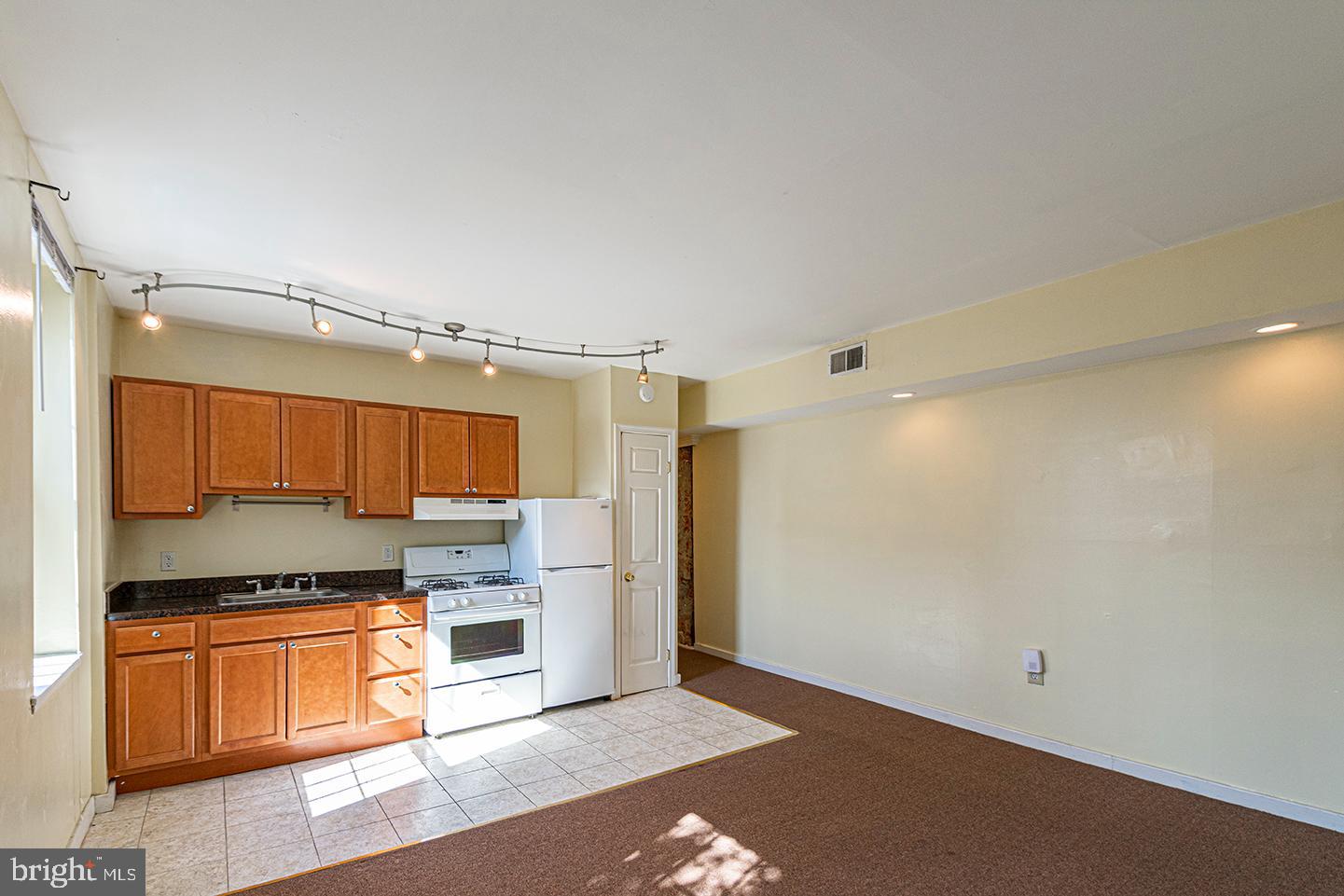 GRADUATE HOSPITAL - Residential Lease