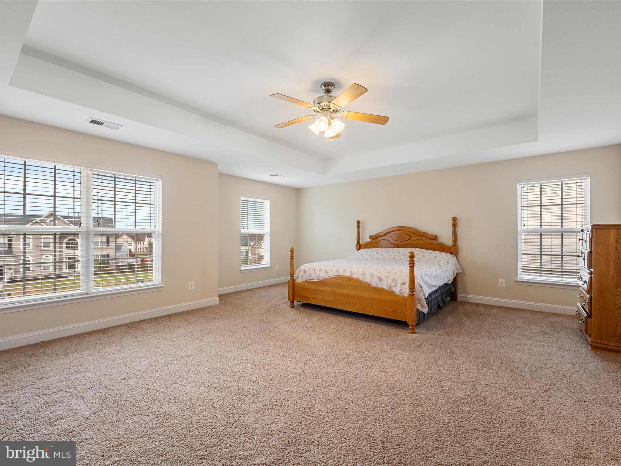 THE GUARDS - Residential