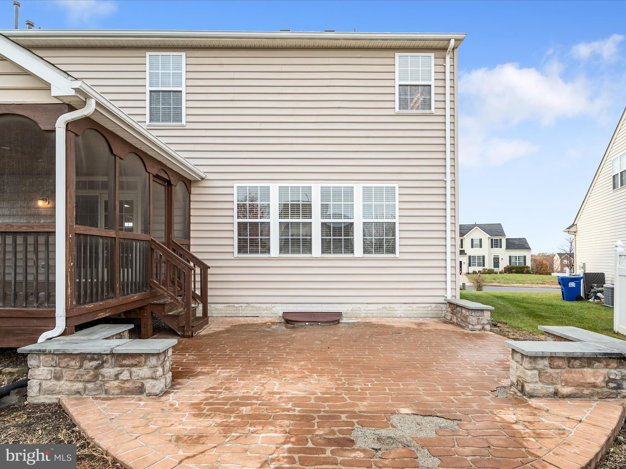 THE GUARDS - Residential