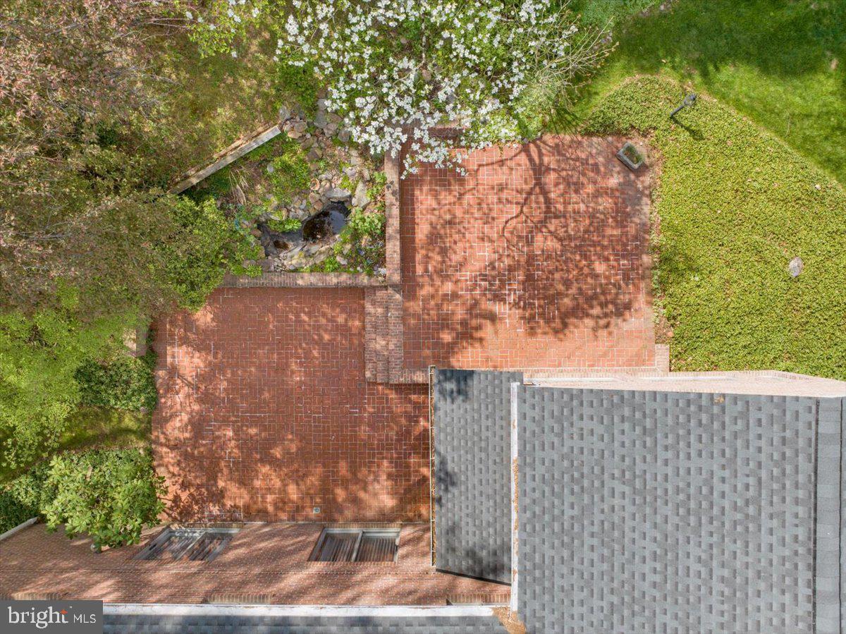 HESSIAN PINES - Residential