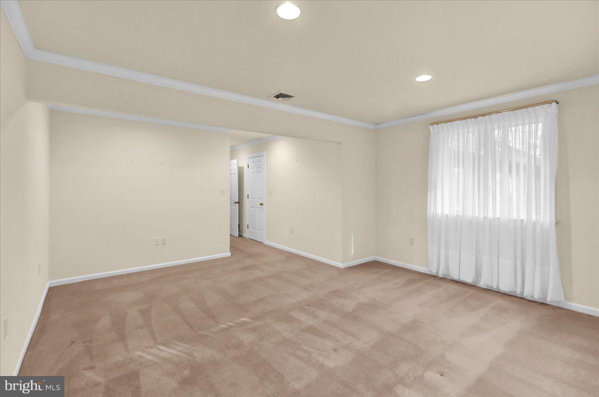 HESSIAN PINES - Residential