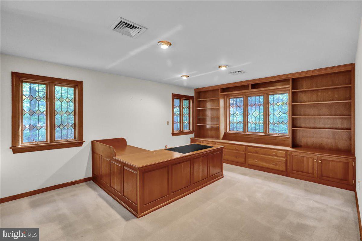 HESSIAN PINES - Residential