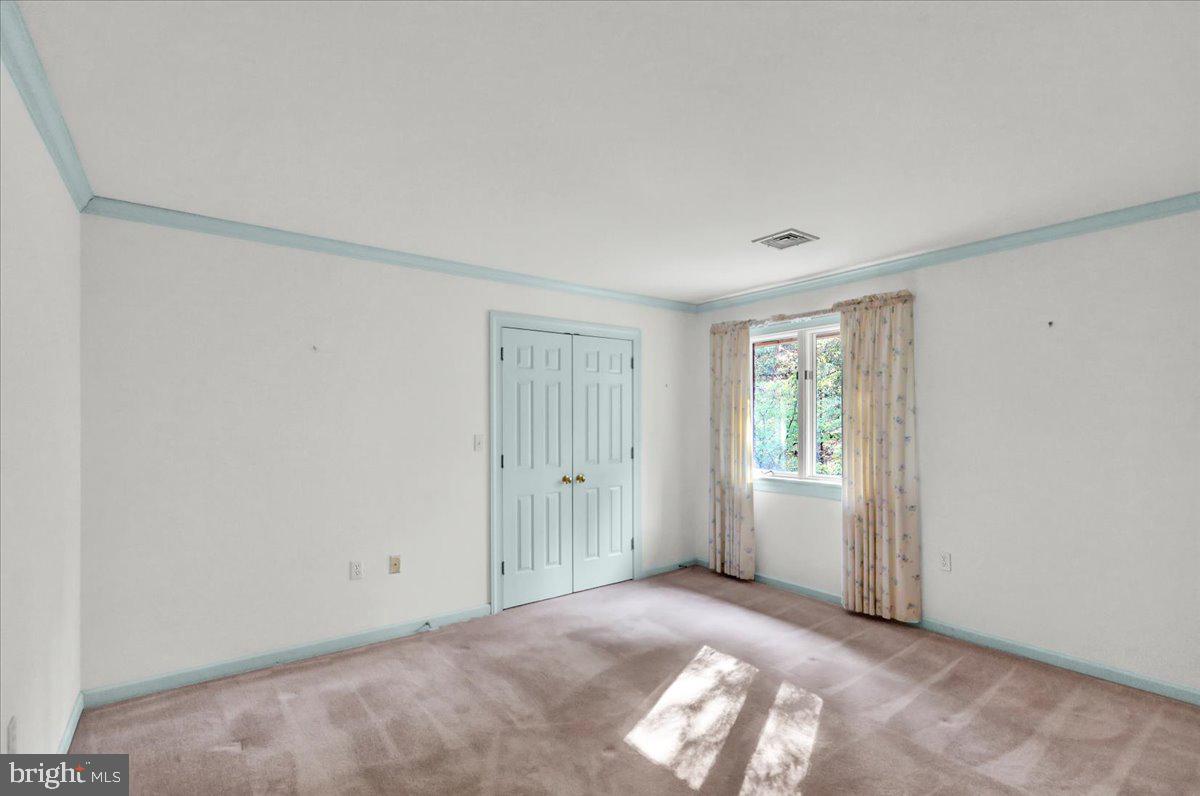 HESSIAN PINES - Residential
