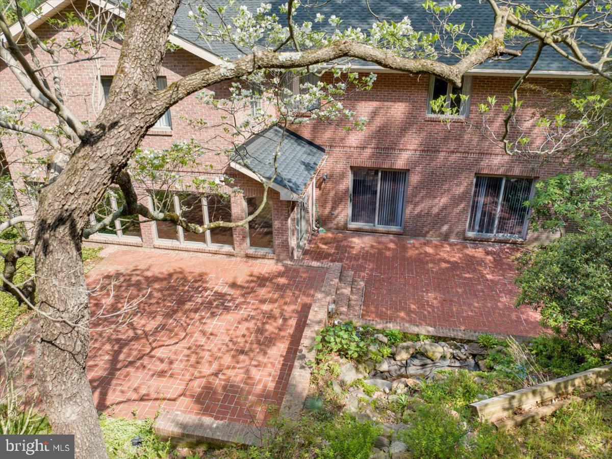 HESSIAN PINES - Residential