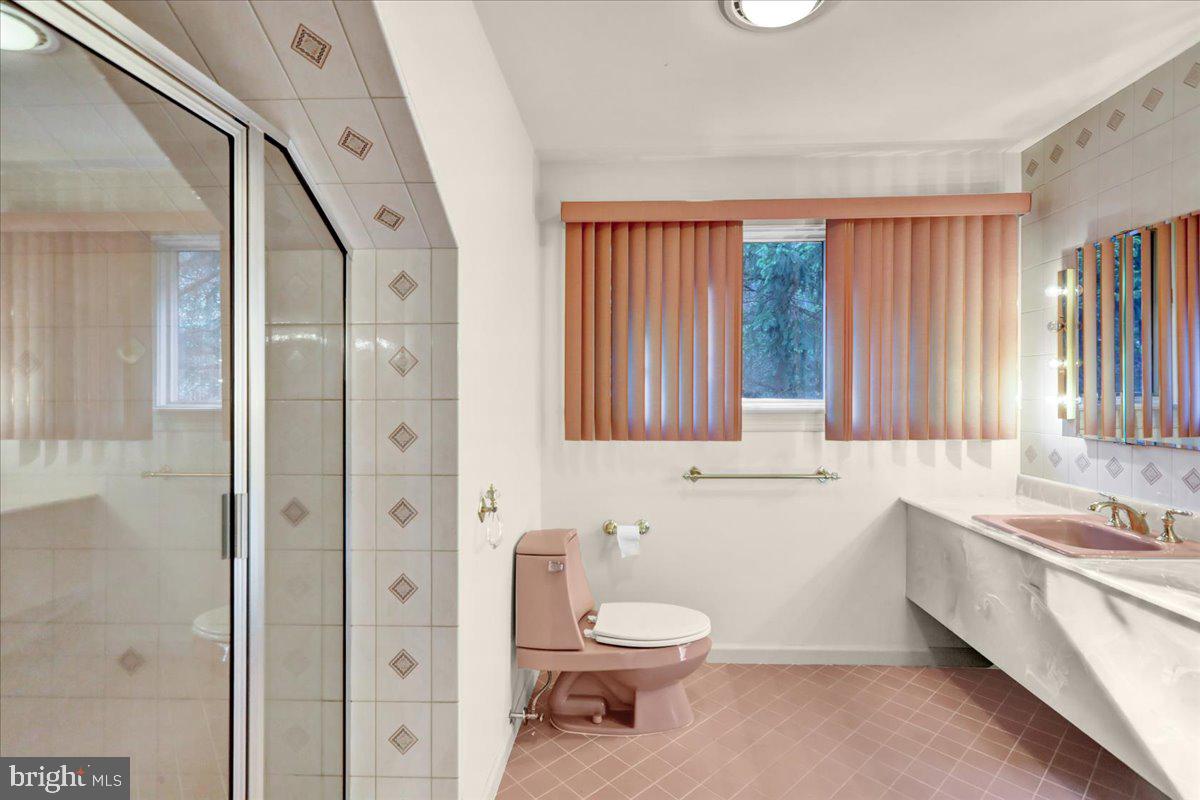 HESSIAN PINES - Residential