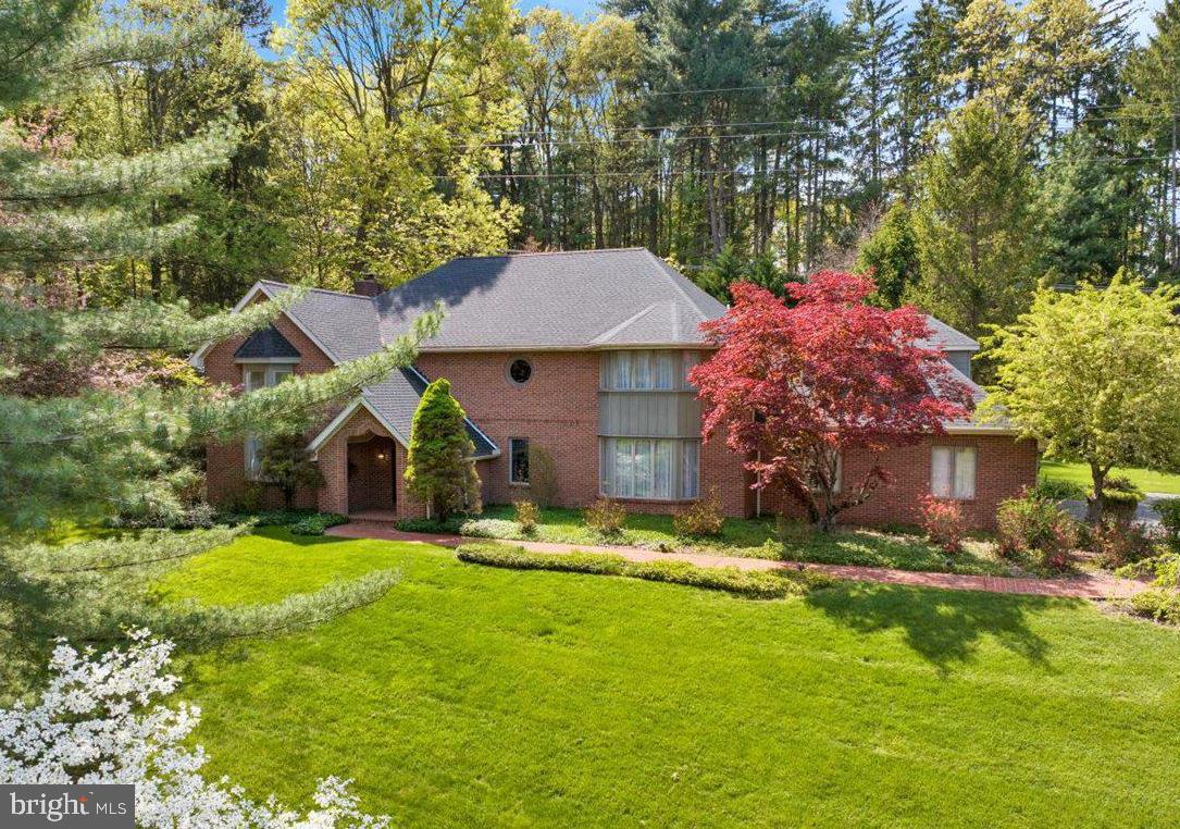 HESSIAN PINES - Residential