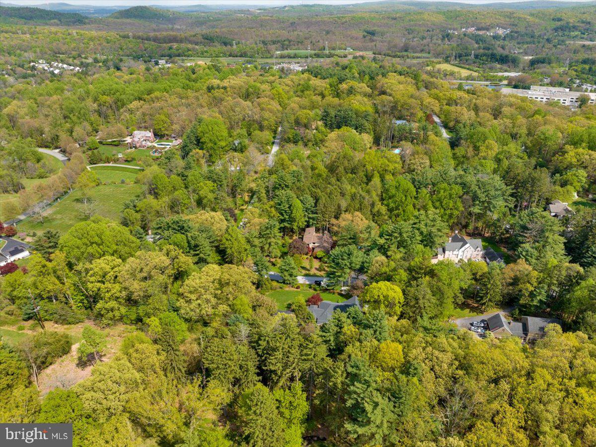 HESSIAN PINES - Residential