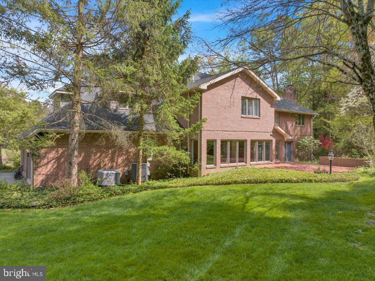 HESSIAN PINES - Residential