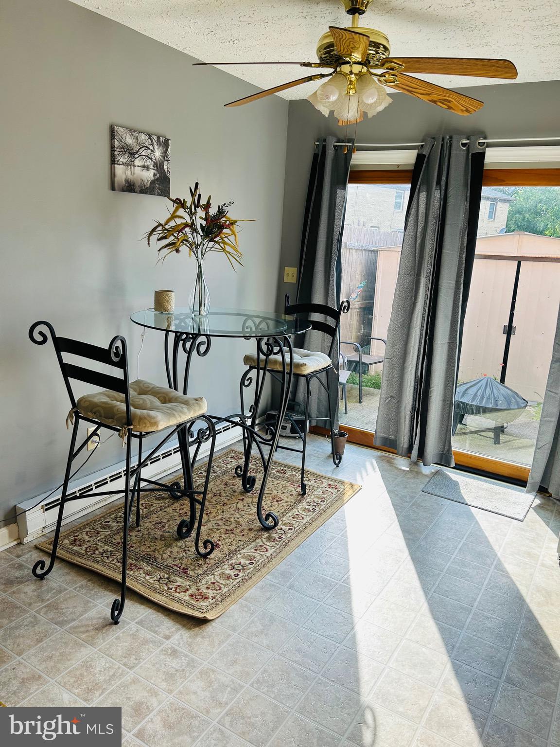 LAKEVIEW TOWNHOMES - Residential Lease