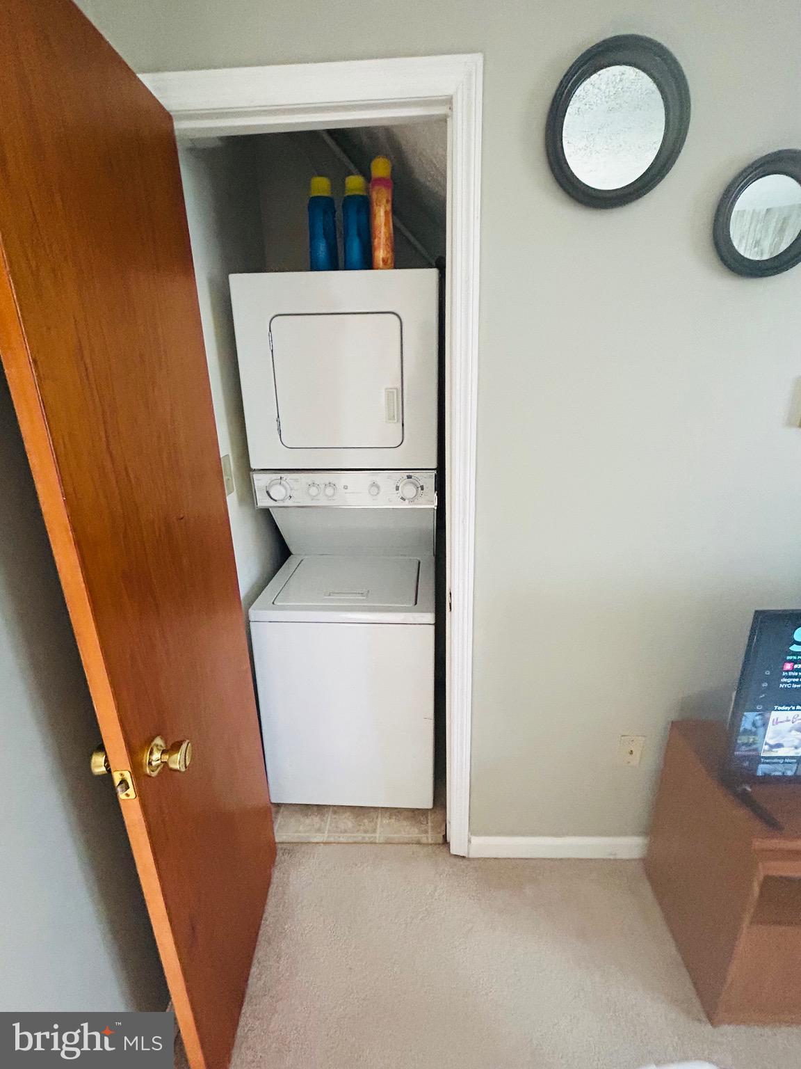 LAKEVIEW TOWNHOMES - Residential Lease