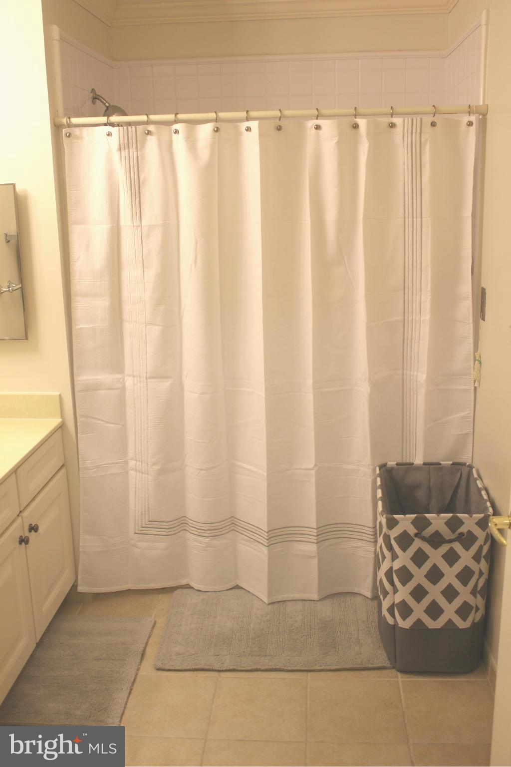 CHESTNUT OAKS - Residential