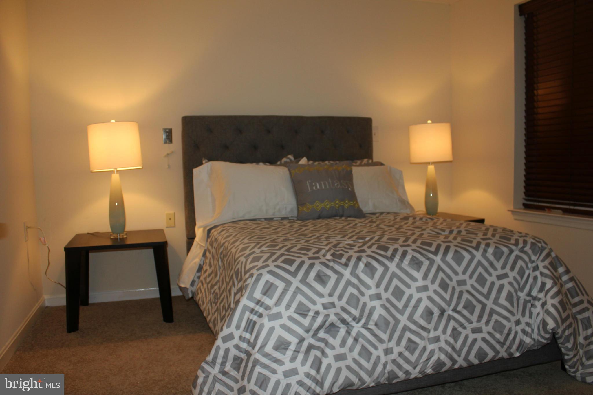 CHESTNUT OAKS - Residential