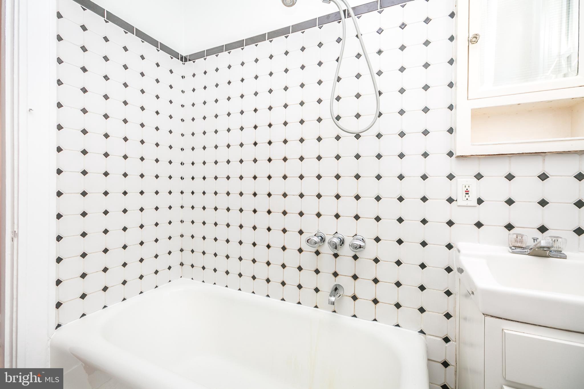 CHARLES VILLAGE - Residential