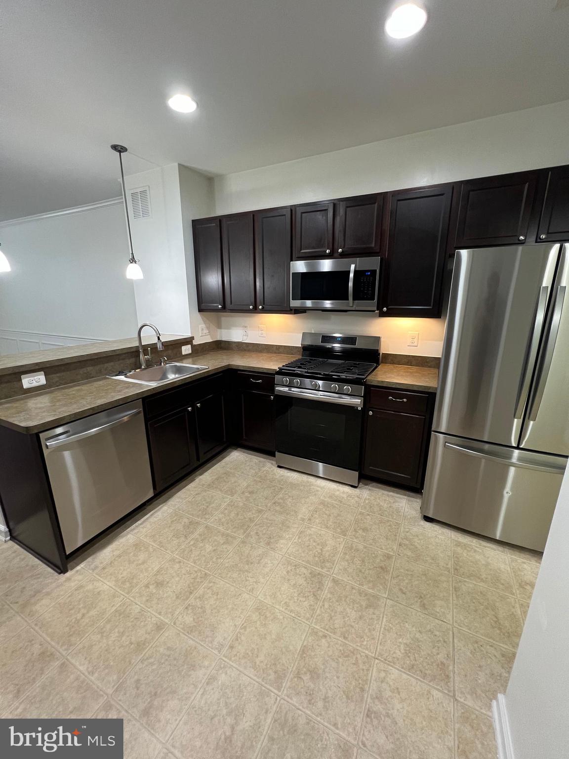 DANE RIDGE CONDO - Residential Lease